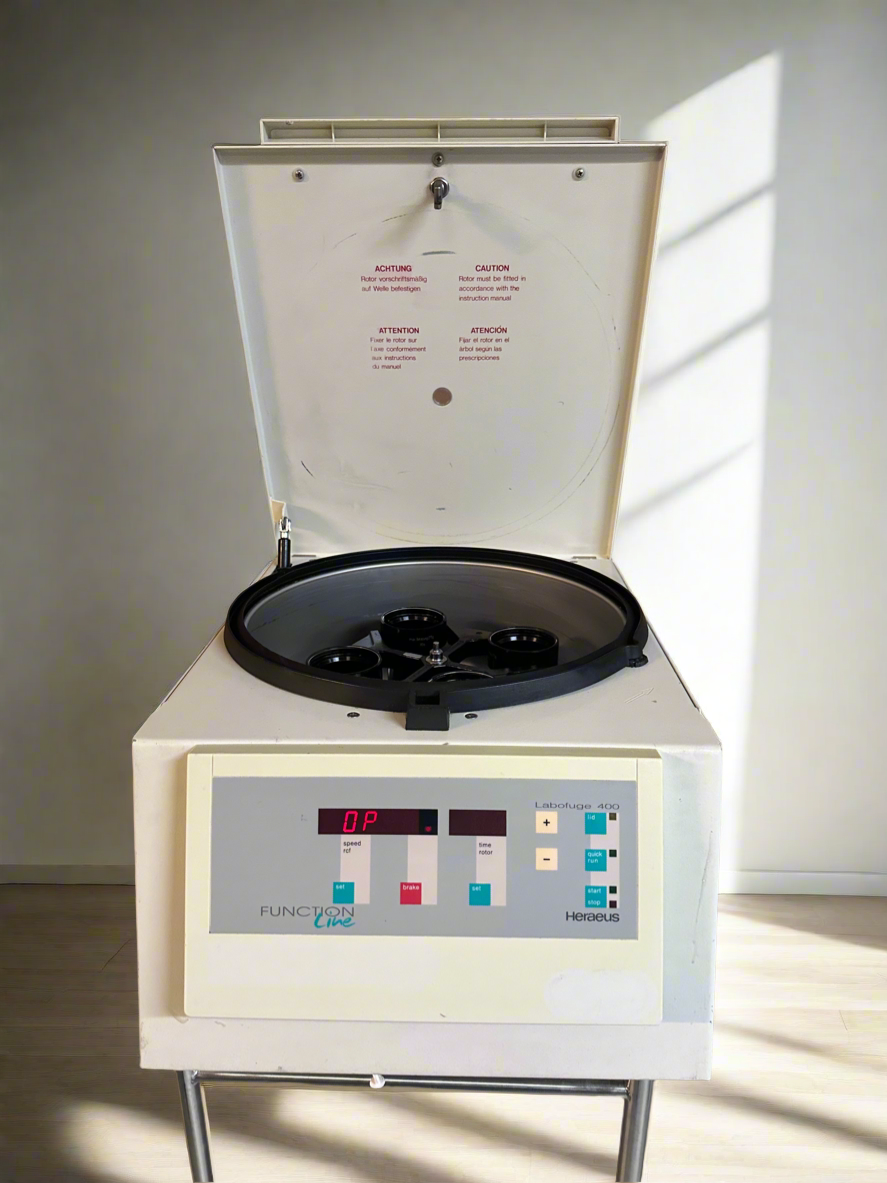 Heraeus Labofuge 400 Centrifuge