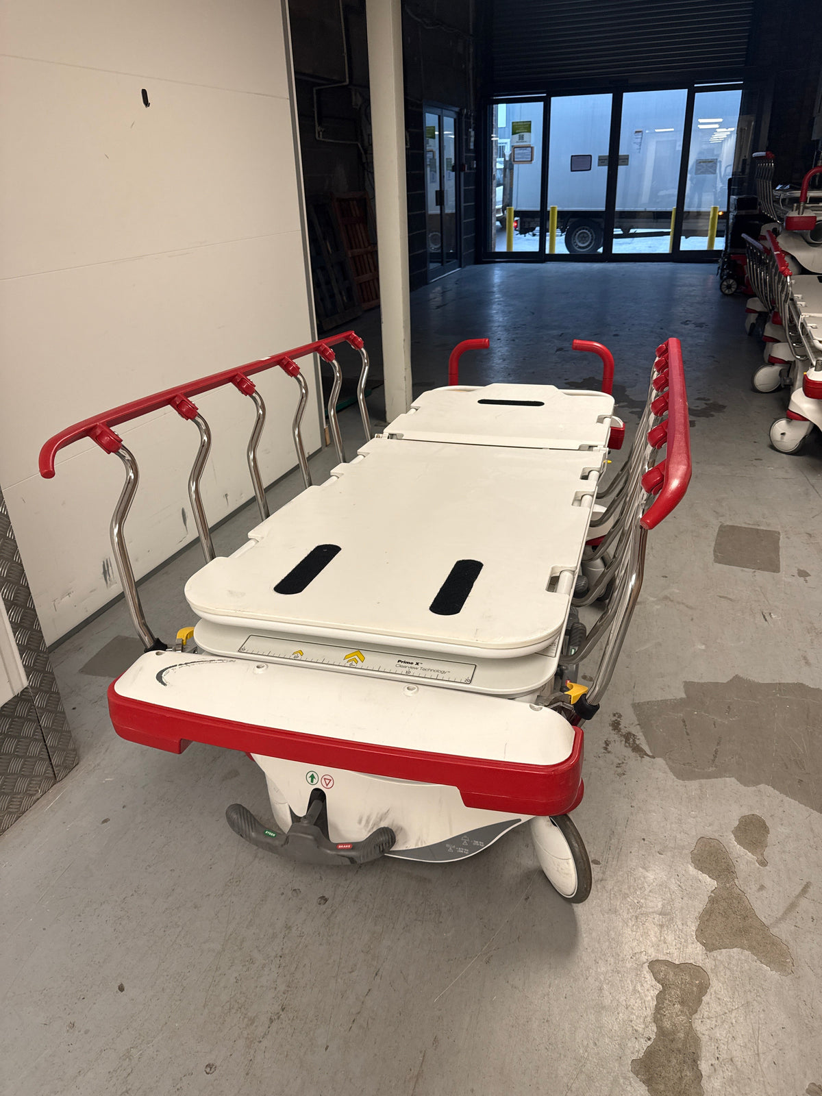 Stryker Big Wheel 1115 Hydraulic Patient Trolley SelfiMed UK