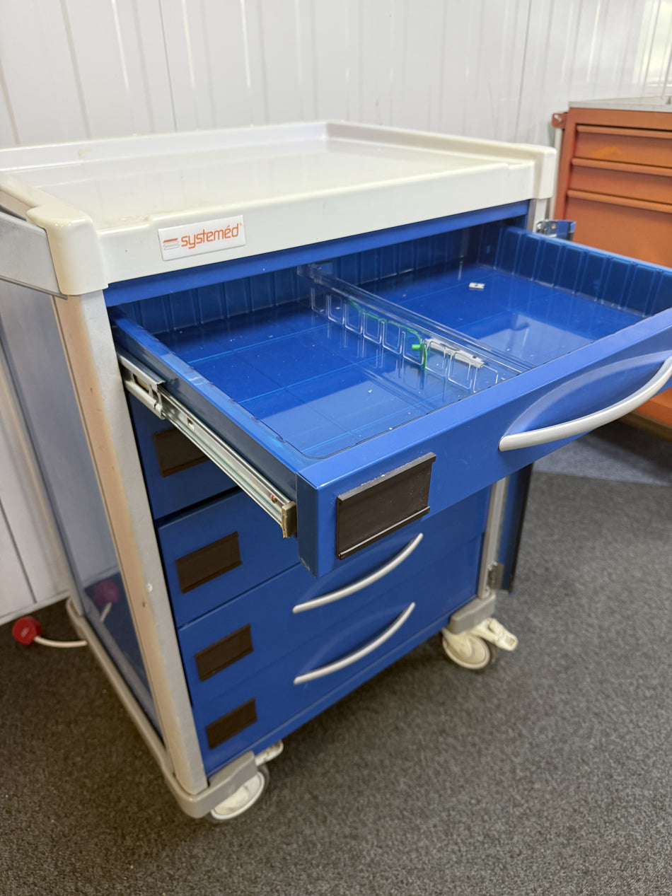 Front View of Mobile Systemed Crash Trolley with lockable casters for stability