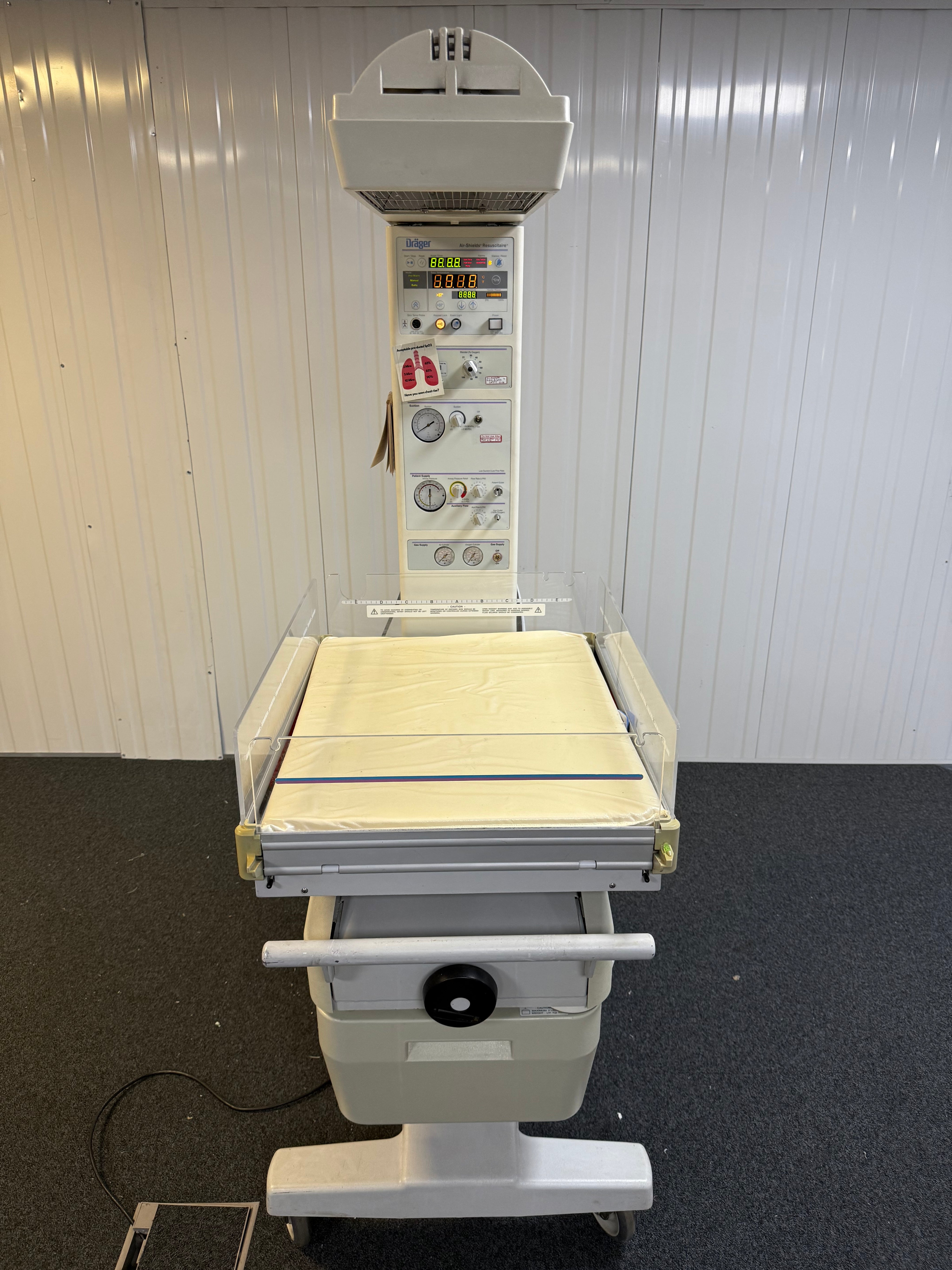 Front view of Dräger Resuscitaire in hospital setting