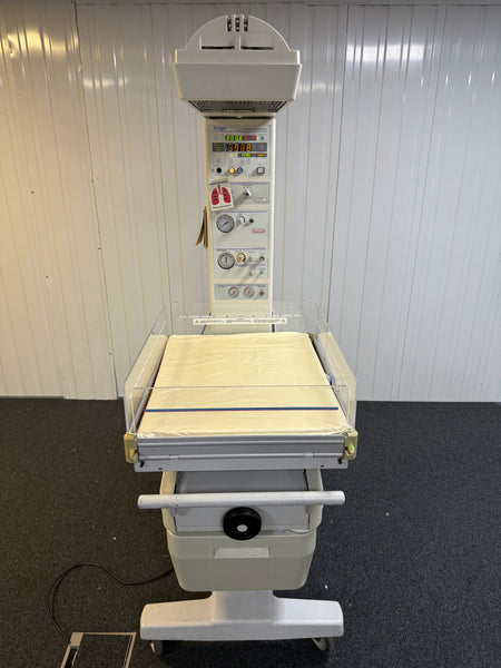 Front view of Dräger Resuscitaire in hospital setting