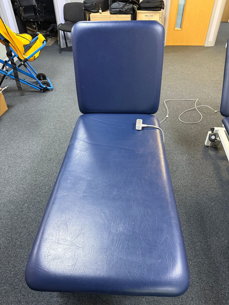 Front view of Huntleigh Akron 2-Section Electric Couch showcasing ergonomic design