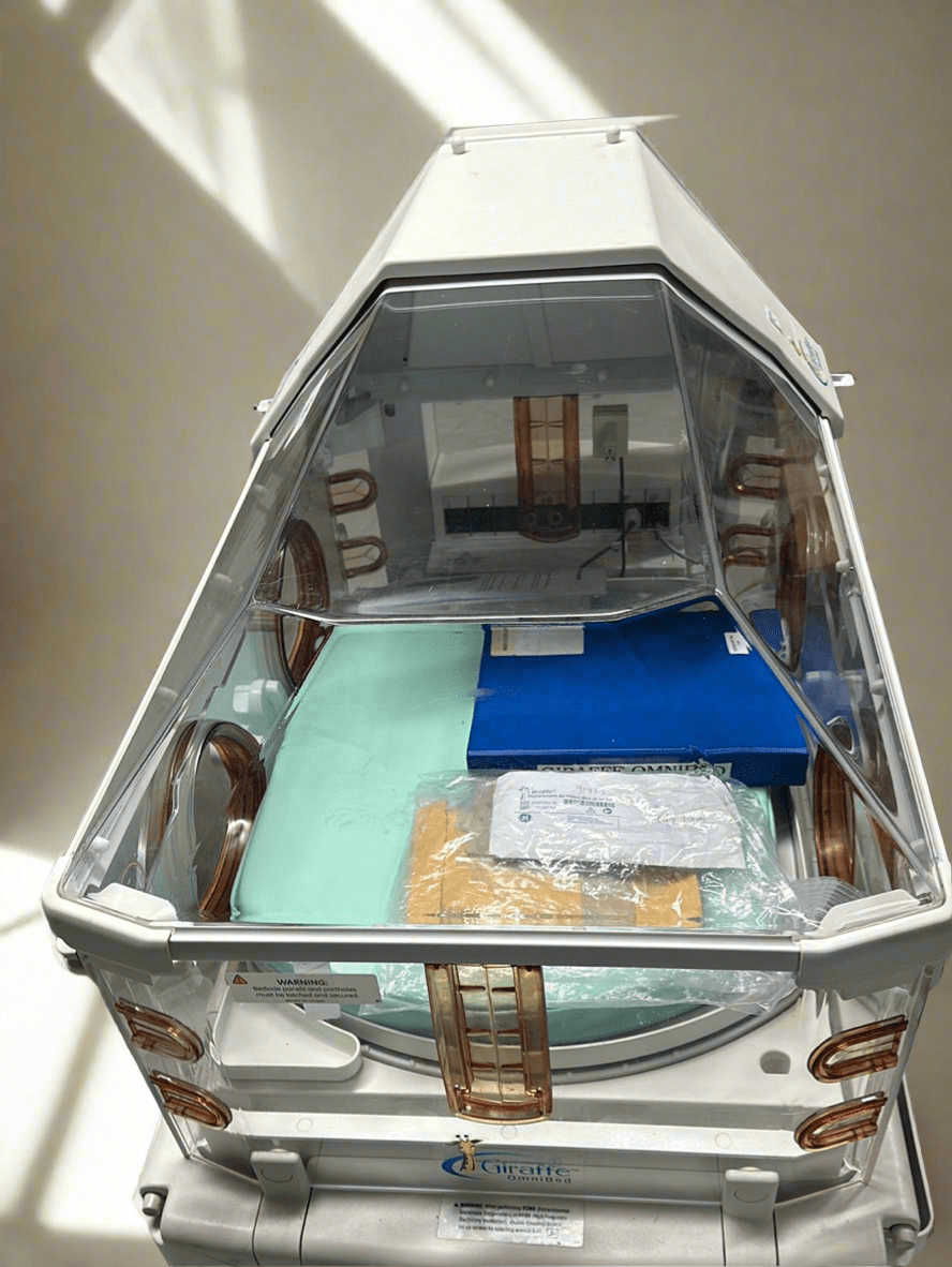 Full unit with wheels and castors for mobile NICU use