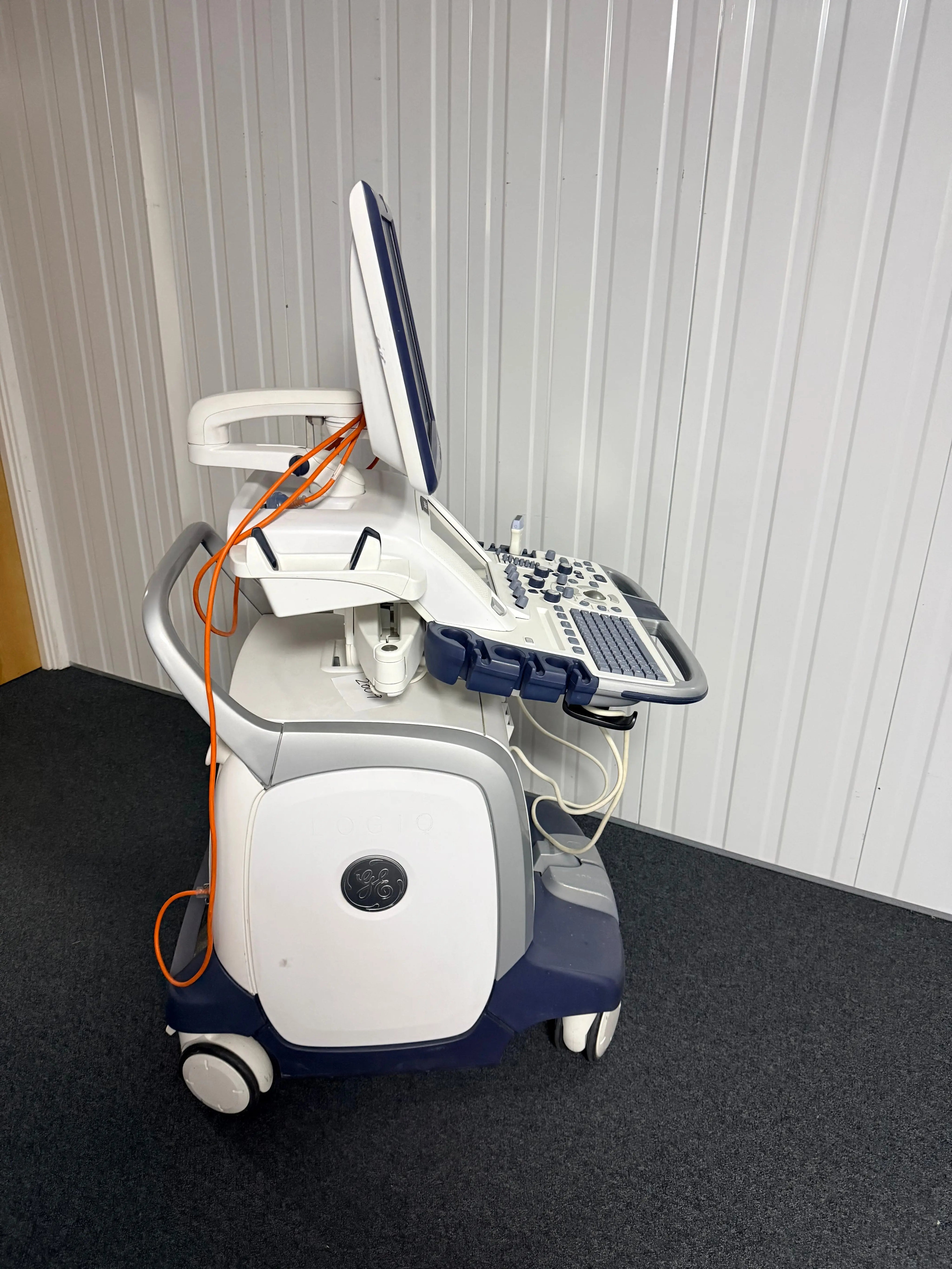 GE Logiq E9 Flat Screen Ultrasound Scanner Model 5205000-2 (2009) with Transducer (2014) SelfiMed UK