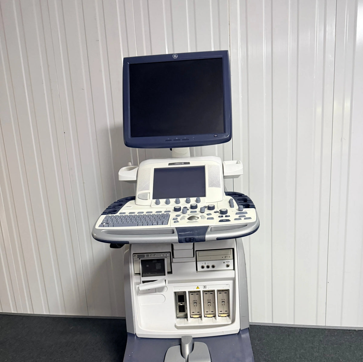 GE Logiq E9 Flat Screen Ultrasound Scanner Model 5205000-4 (2010) with with Sony UP-D897 Digital Graphic Printer SelfiMed UK