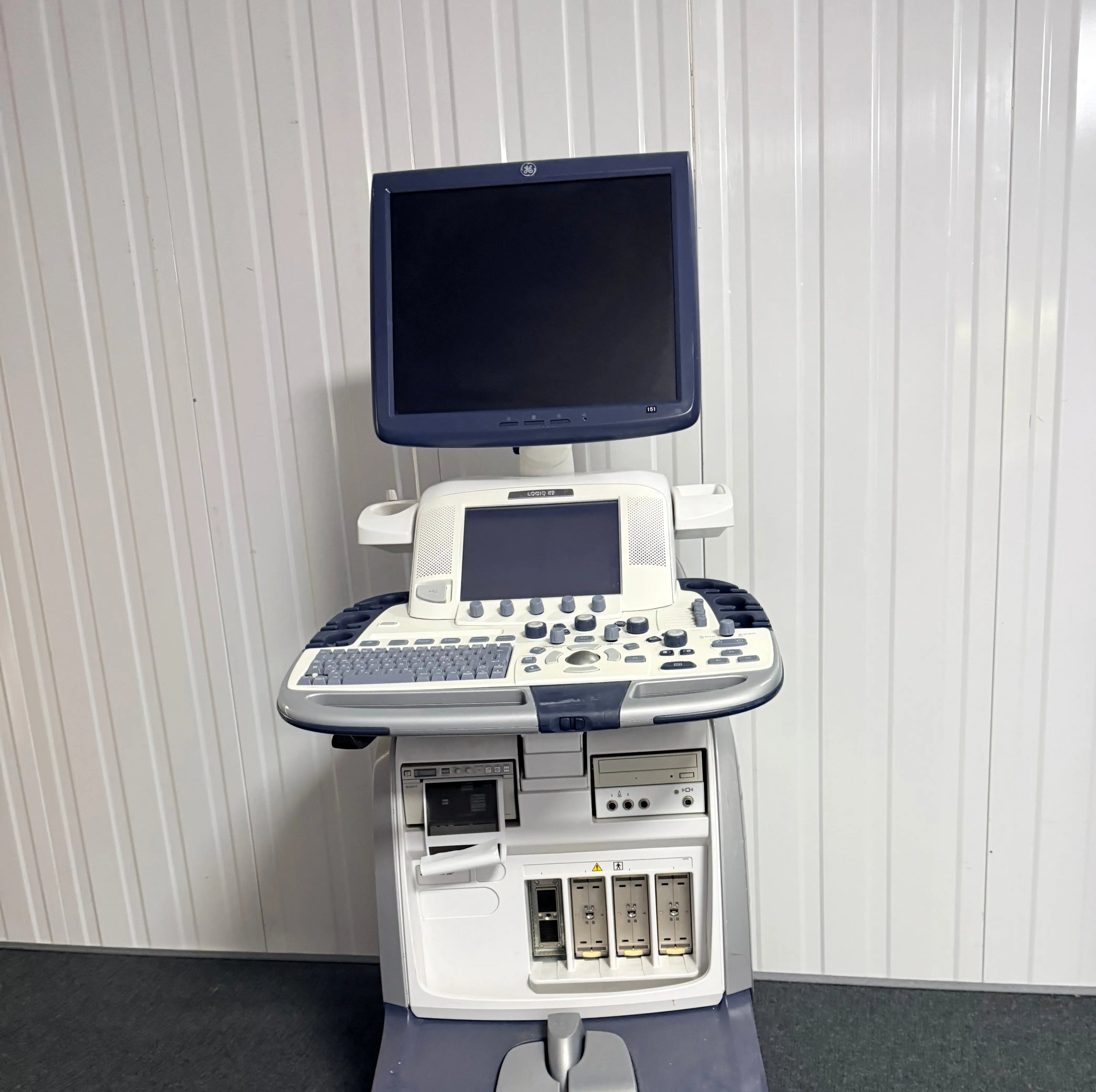 GE Logiq E9 Flat Screen Ultrasound Scanner Model 5205000-4 (2010) with with Sony UP-D897 Digital Graphic Printer SelfiMed UK