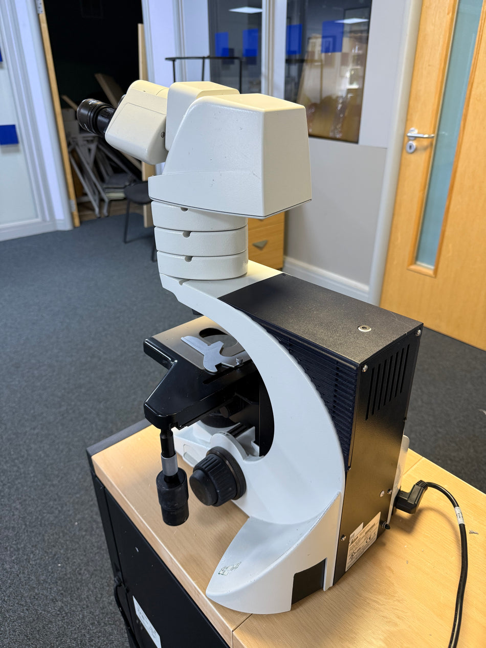 Leica DM2000 LED upright microscope with ergonomic focus knobs and fluorescence module