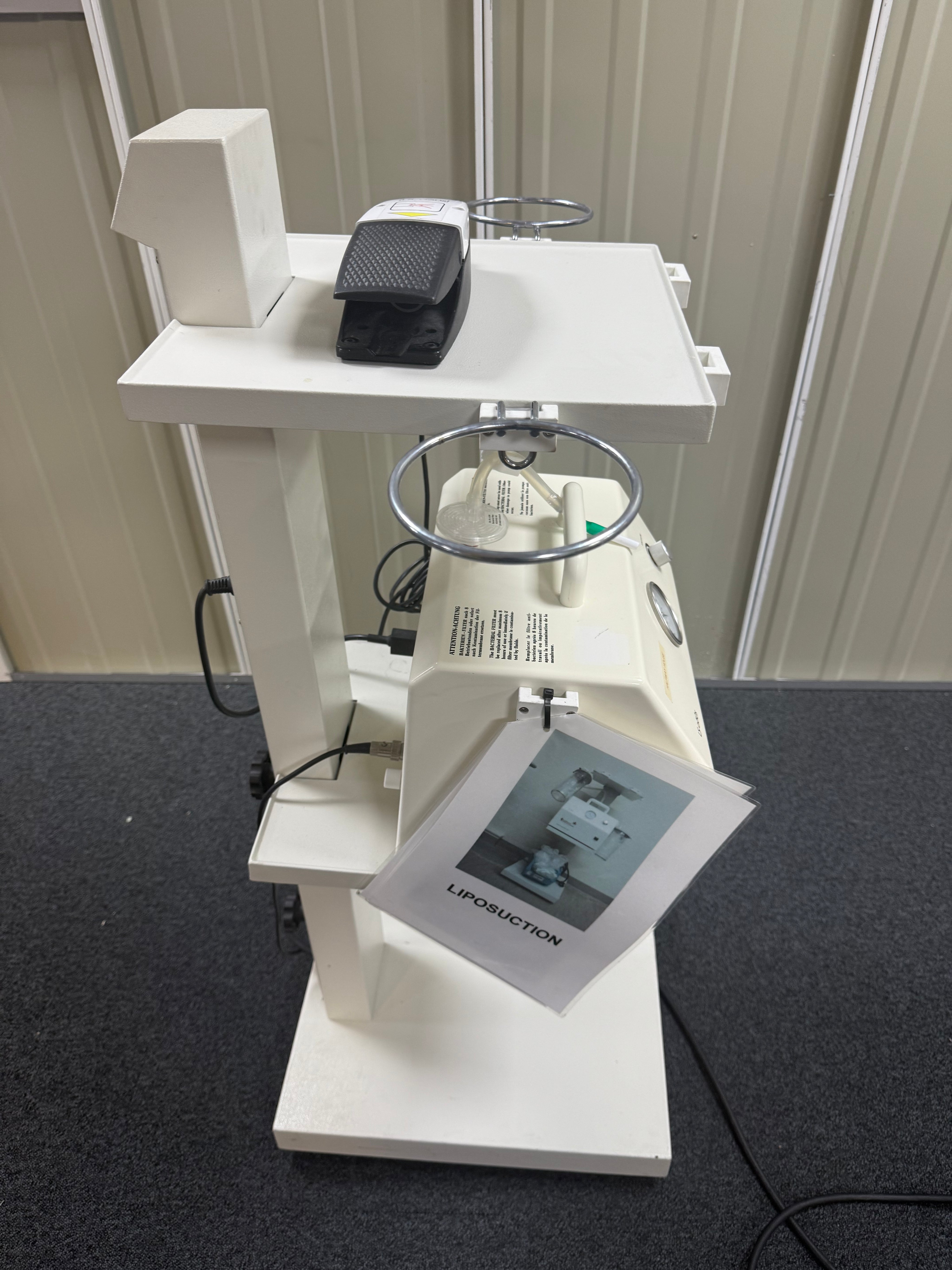 Medicon Type 4213-230 surgical suction unit front view