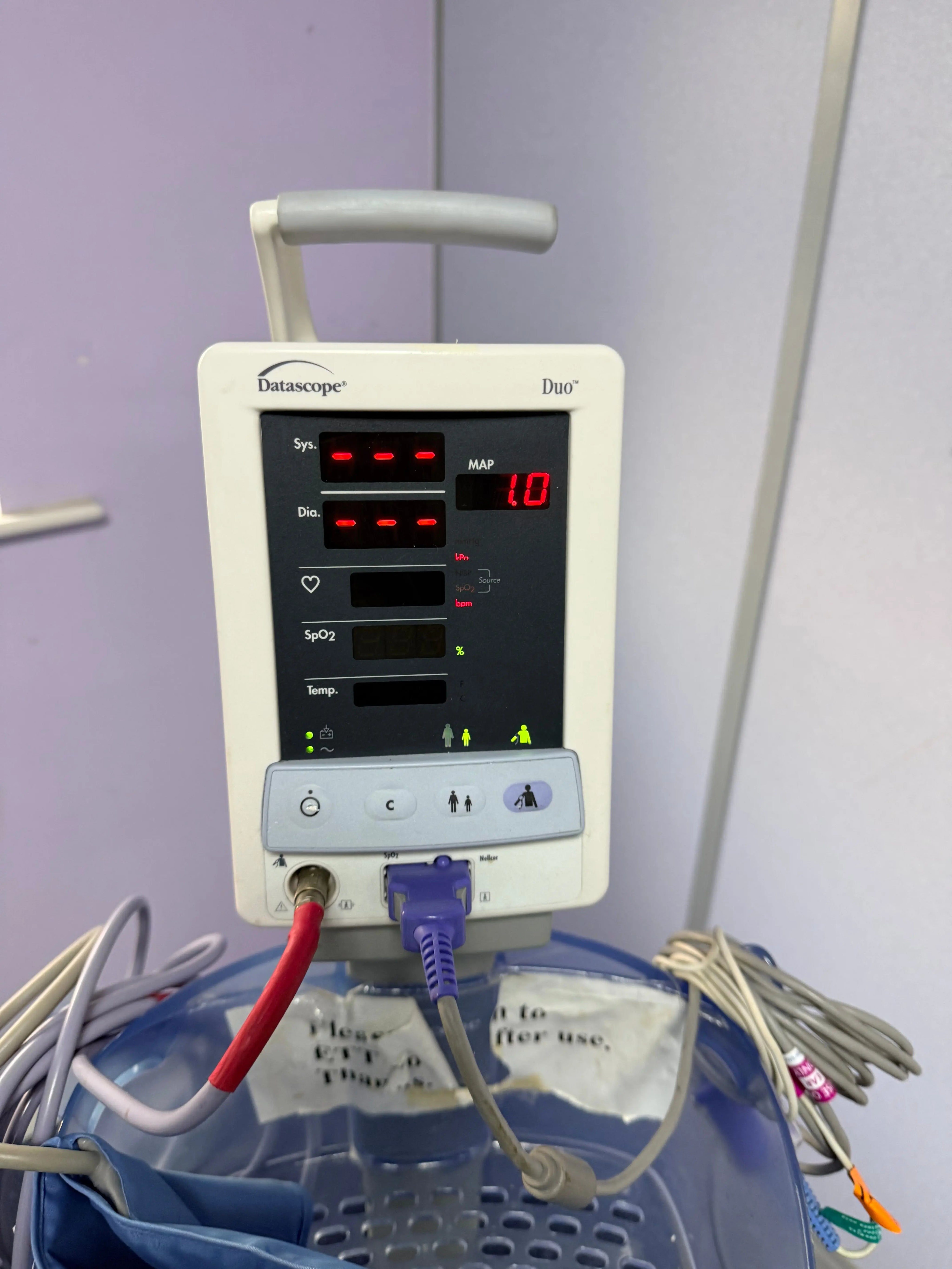 Mindray Datascope Duo Patient Monitor With Accessories & Roller Stand SelfiMed UK