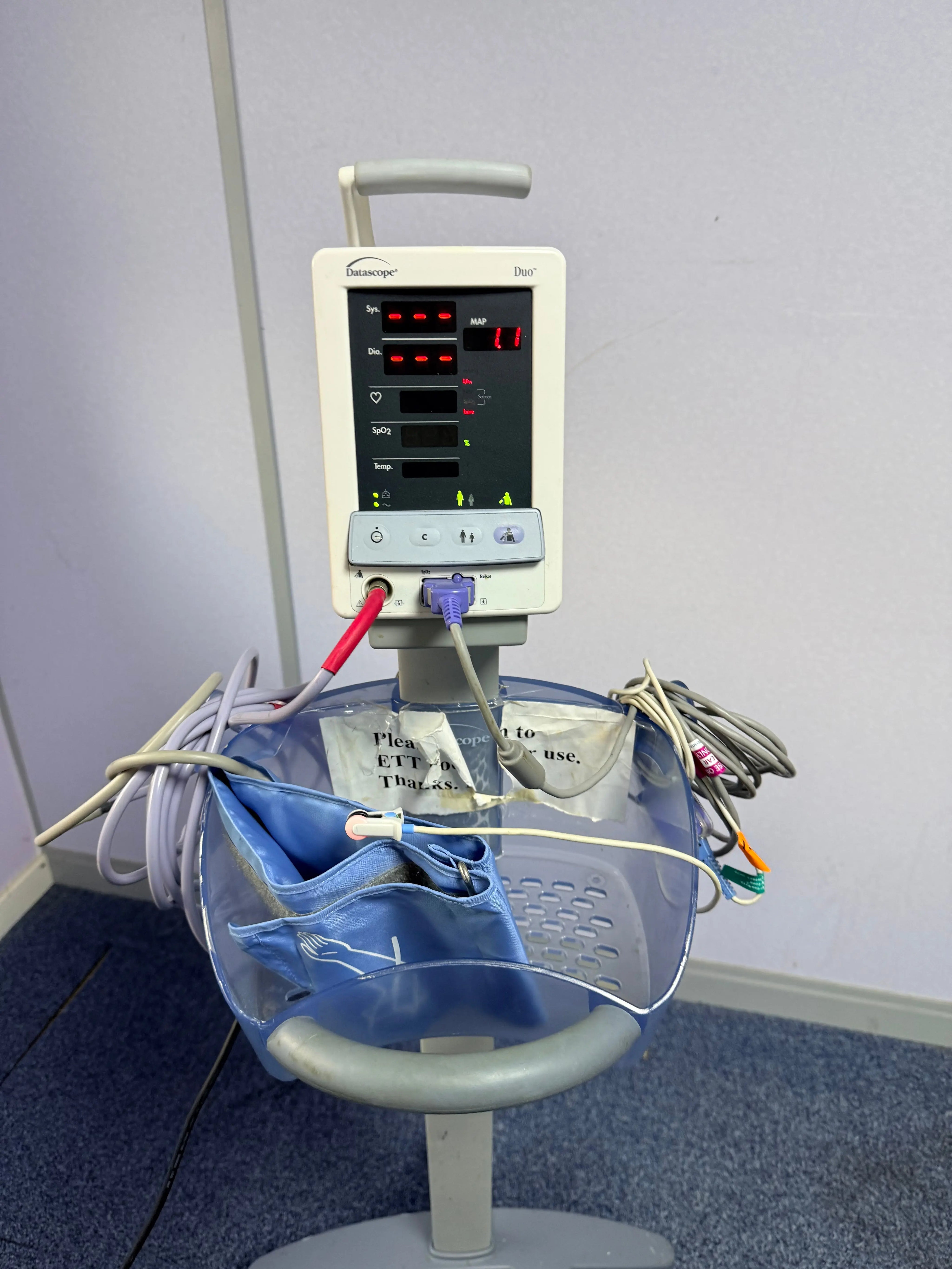 Mindray Datascope Duo Patient Monitor With Accessories & Roller Stand SelfiMed UK