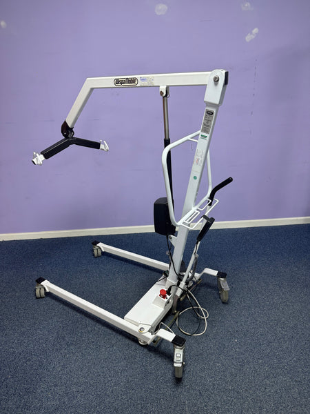 Mobile patient hoist with rechargeable battery pack