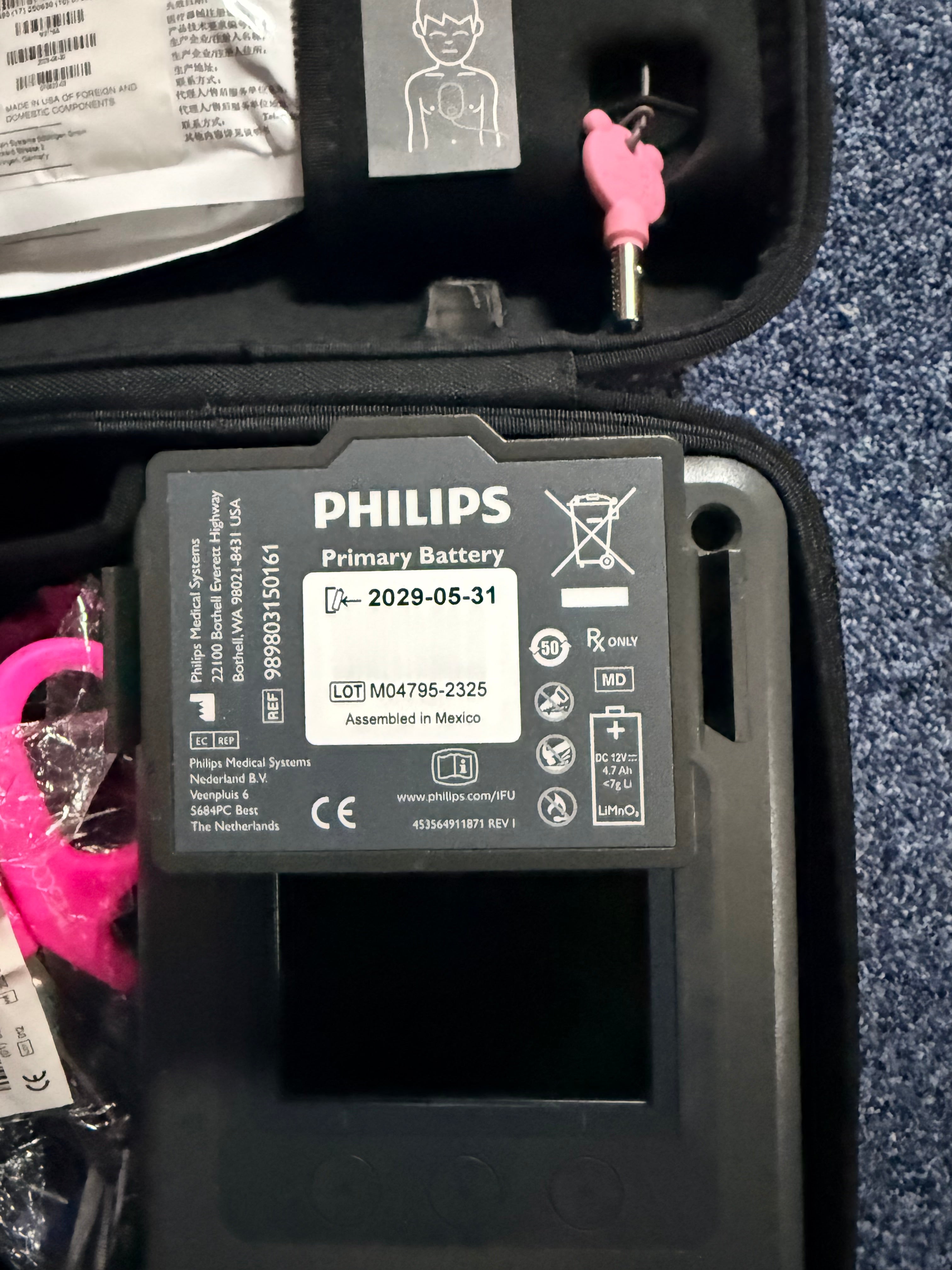 Philips HeartStart FR3 Defibrillator with Child Key Carry Case & Used Battery SelfiMed UK