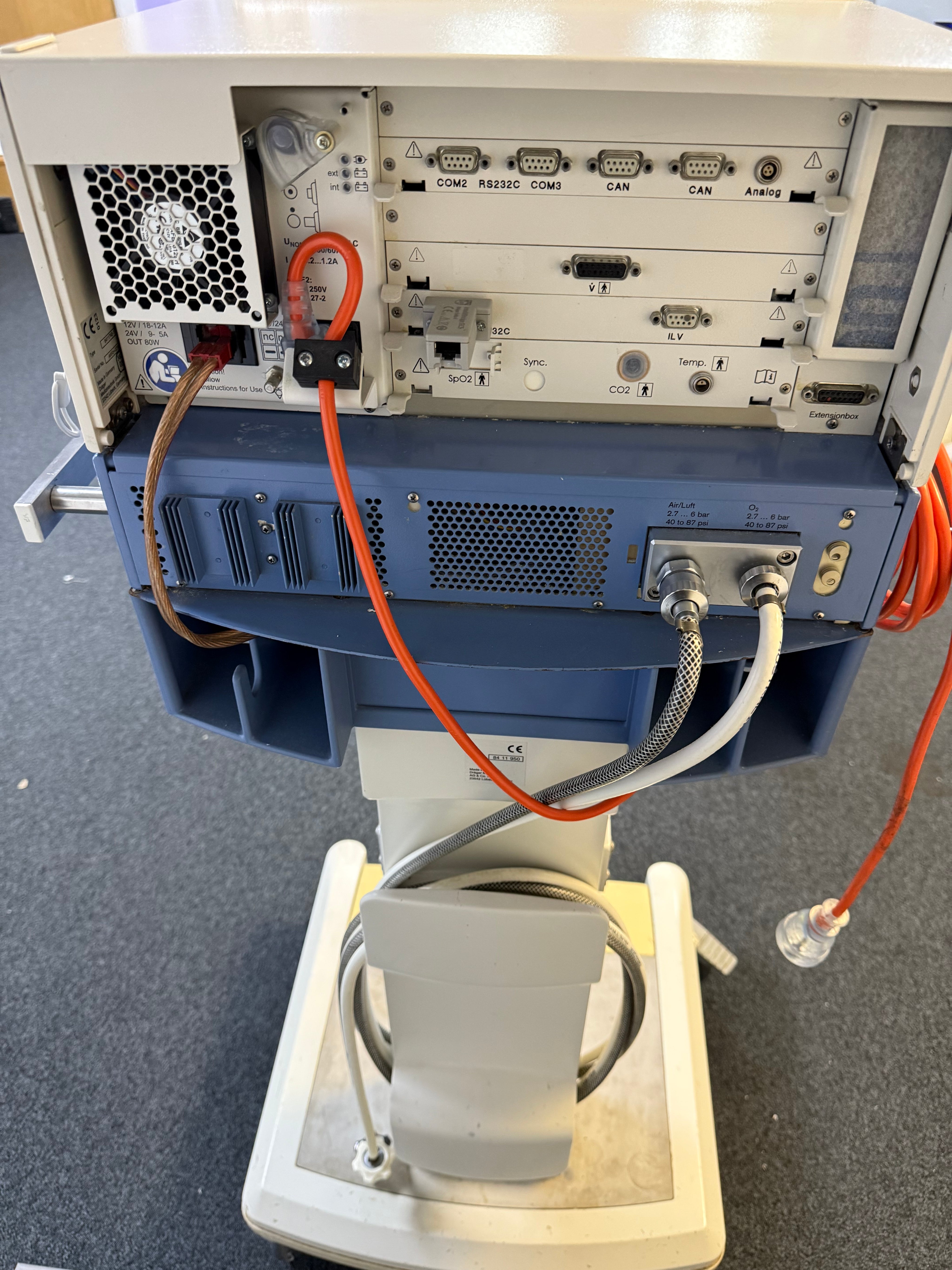 Rear panel with power and gas connections