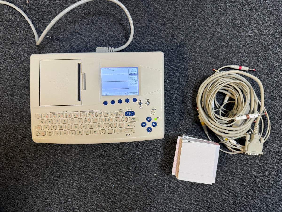 SAG Model P8000 ECG Machine with 10 Lead ECG Lead, Recording Papers and Power Cord in Carry Bag
