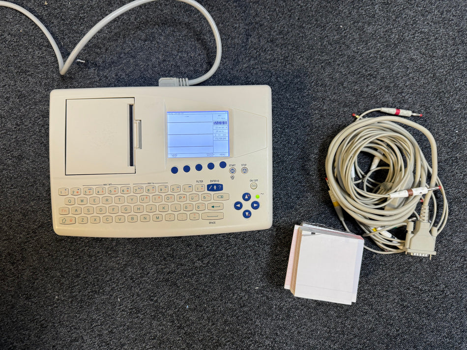 SAG Model P8000 ECG Machine with 10 Lead ECG Lead, Recording Papers and Power Cord in Carry Bag