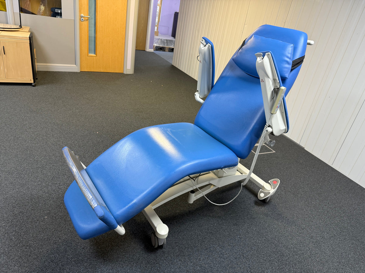 Side profile of BORCAD PURA medical chair in upright patient position