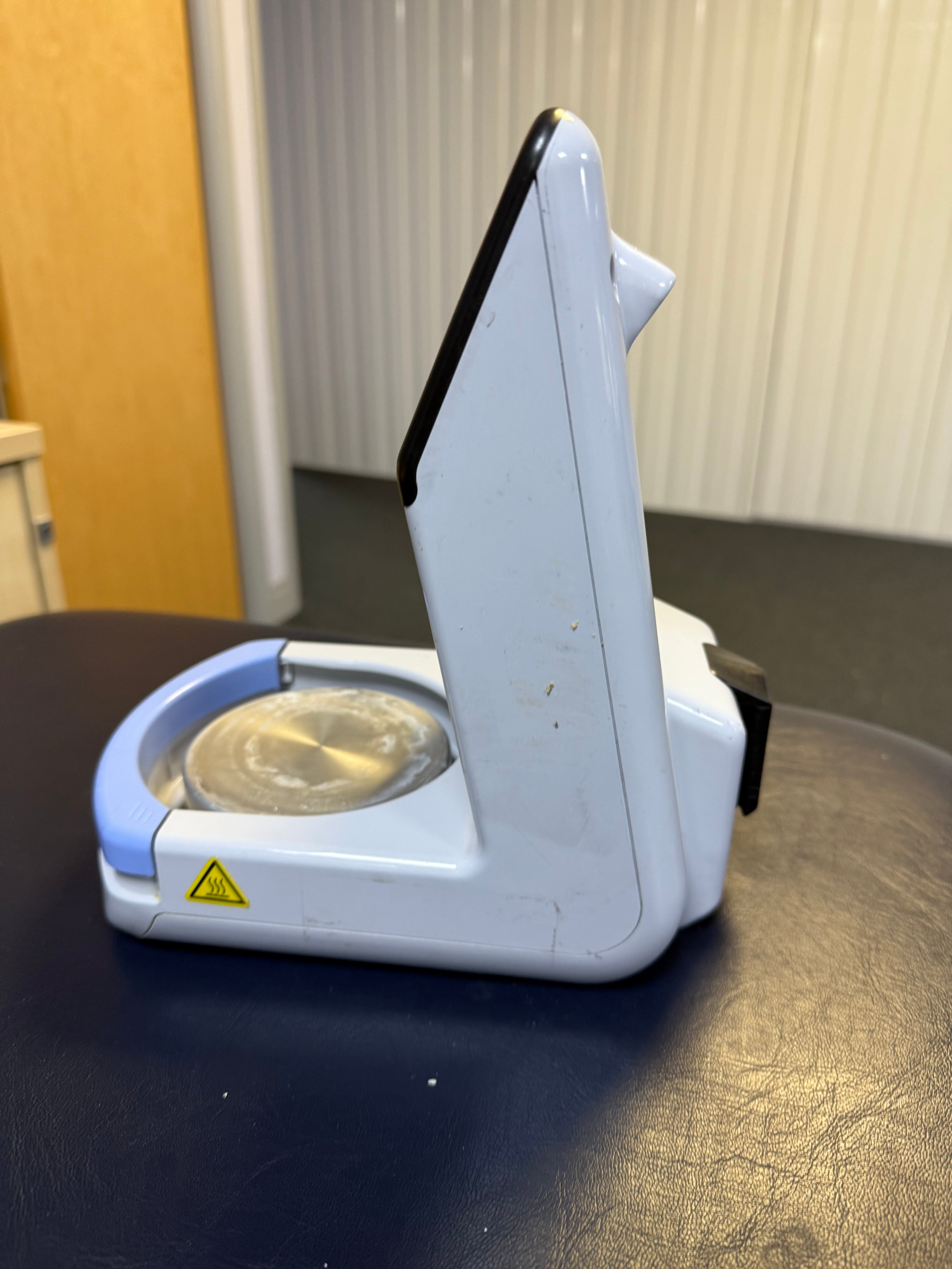F&P 950 humidifier system setup for ICU patient ventilation support