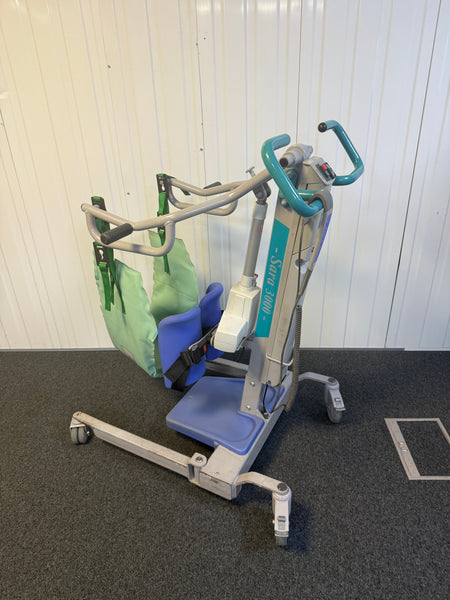 Side view of Sara 3000 hoist with battery and mast folded