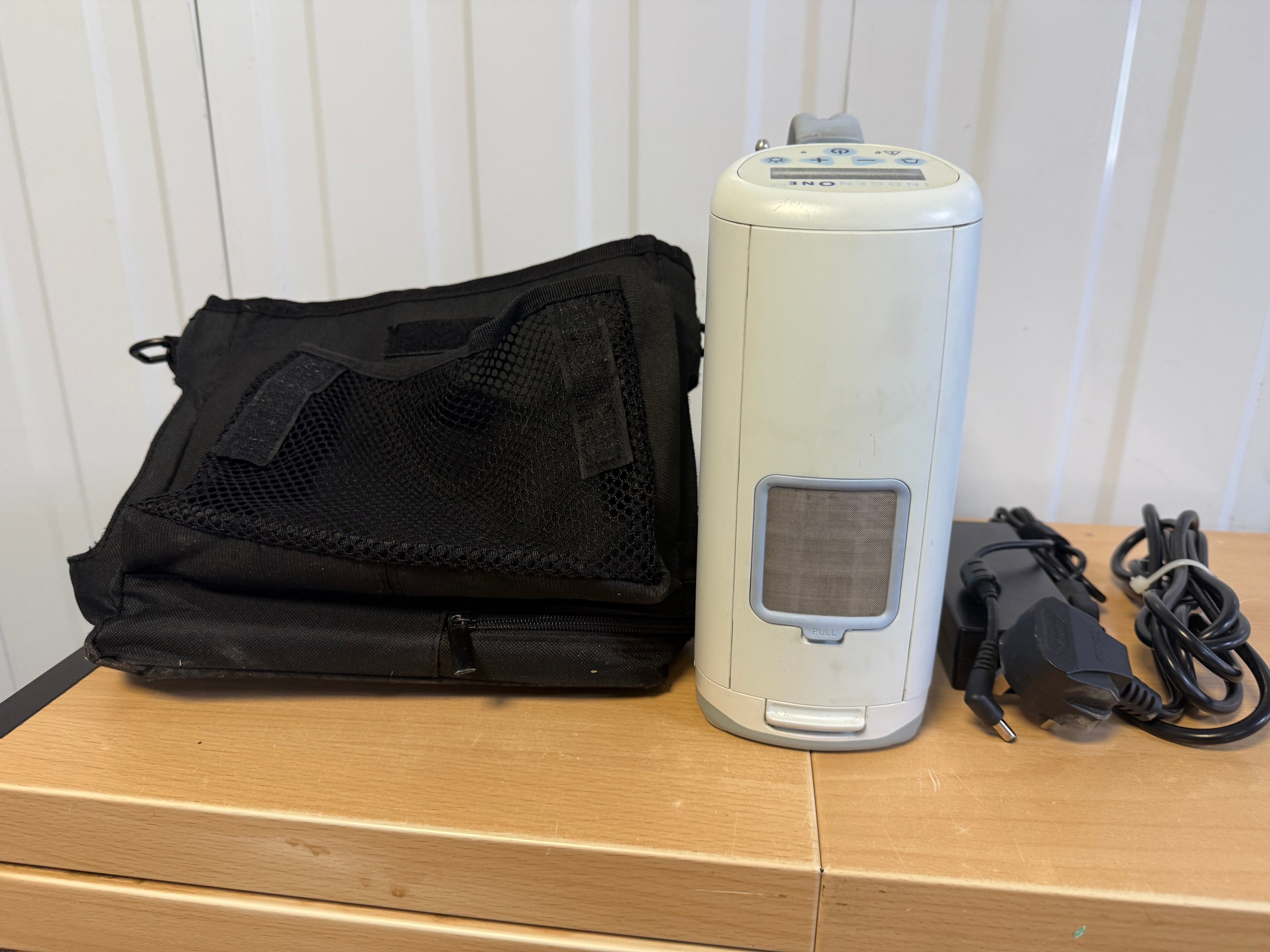 Starter kit accessories included with Inogen One G2 portable system