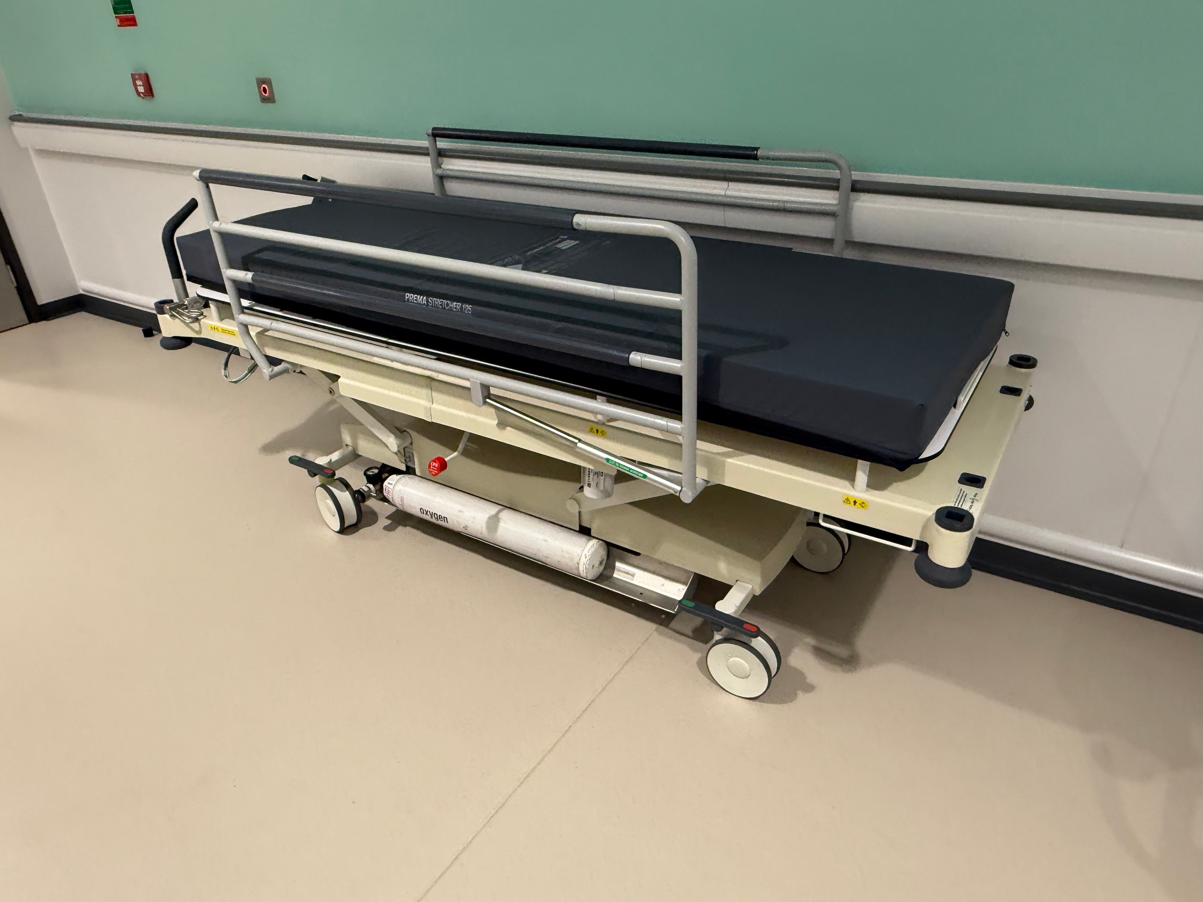 Howard Wright M9 Electric Patient Trolley Stryker