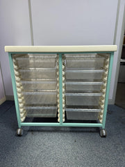 Tray close-up showing removable design