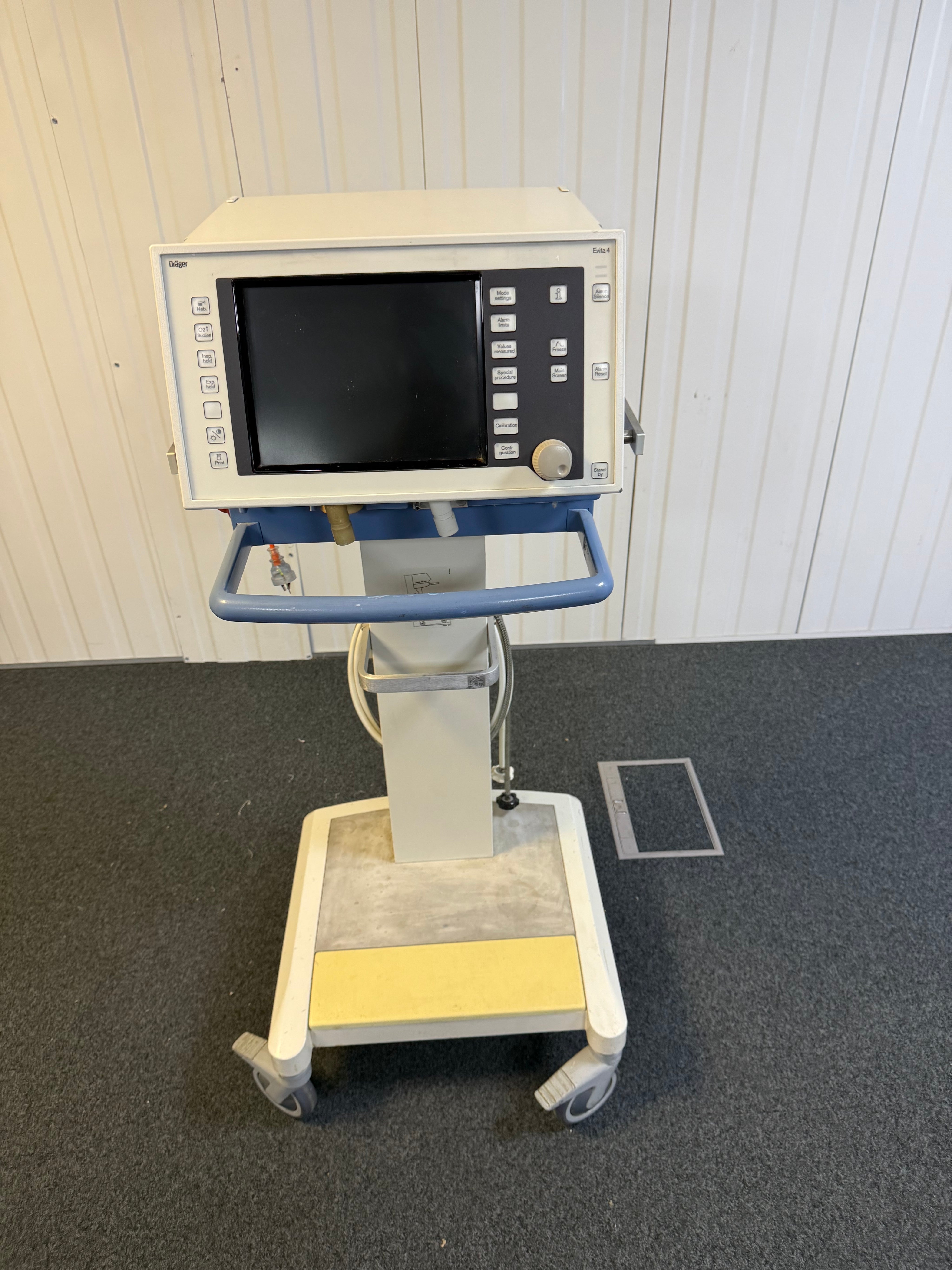 Used Dräger Evita 4 on mobile stand