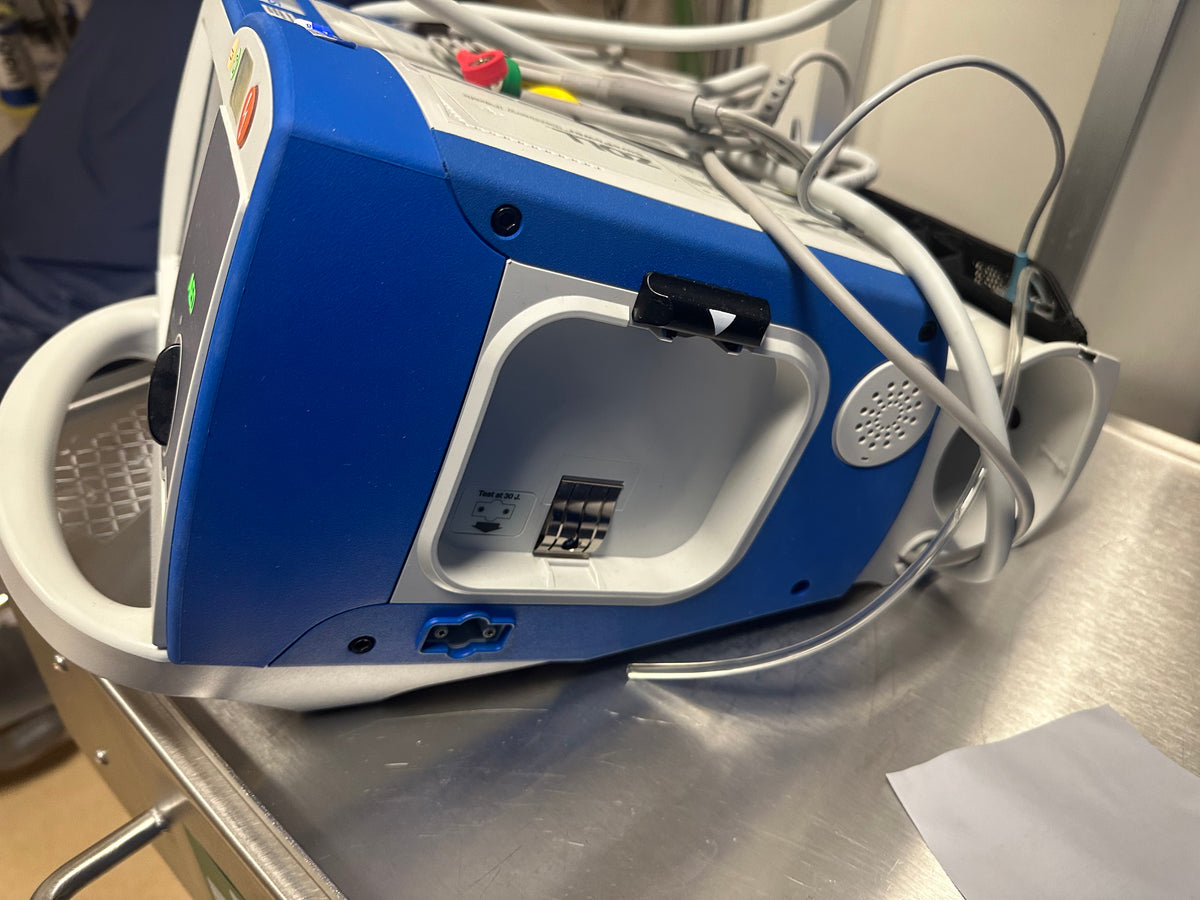 Zoll R-Series Plus defibrillator with defibrillation and pacing options