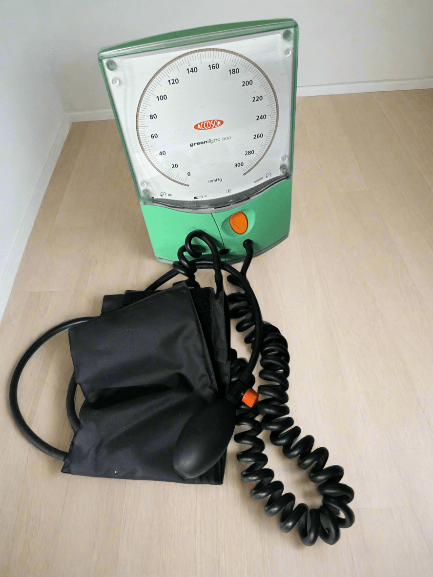 Accoson Greenlight 300 BP Meter and BP Cuff - SelfiMed UK