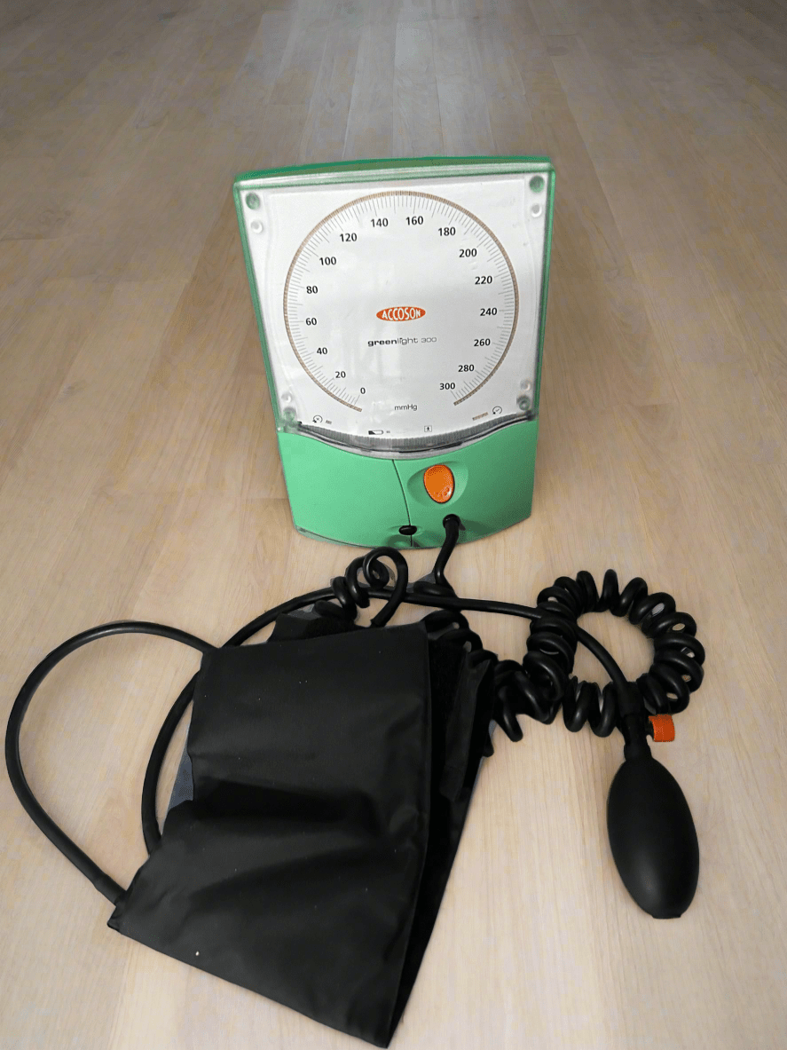 Accoson Greenlight 300 BP Meter and BP Cuff - SelfiMed UK