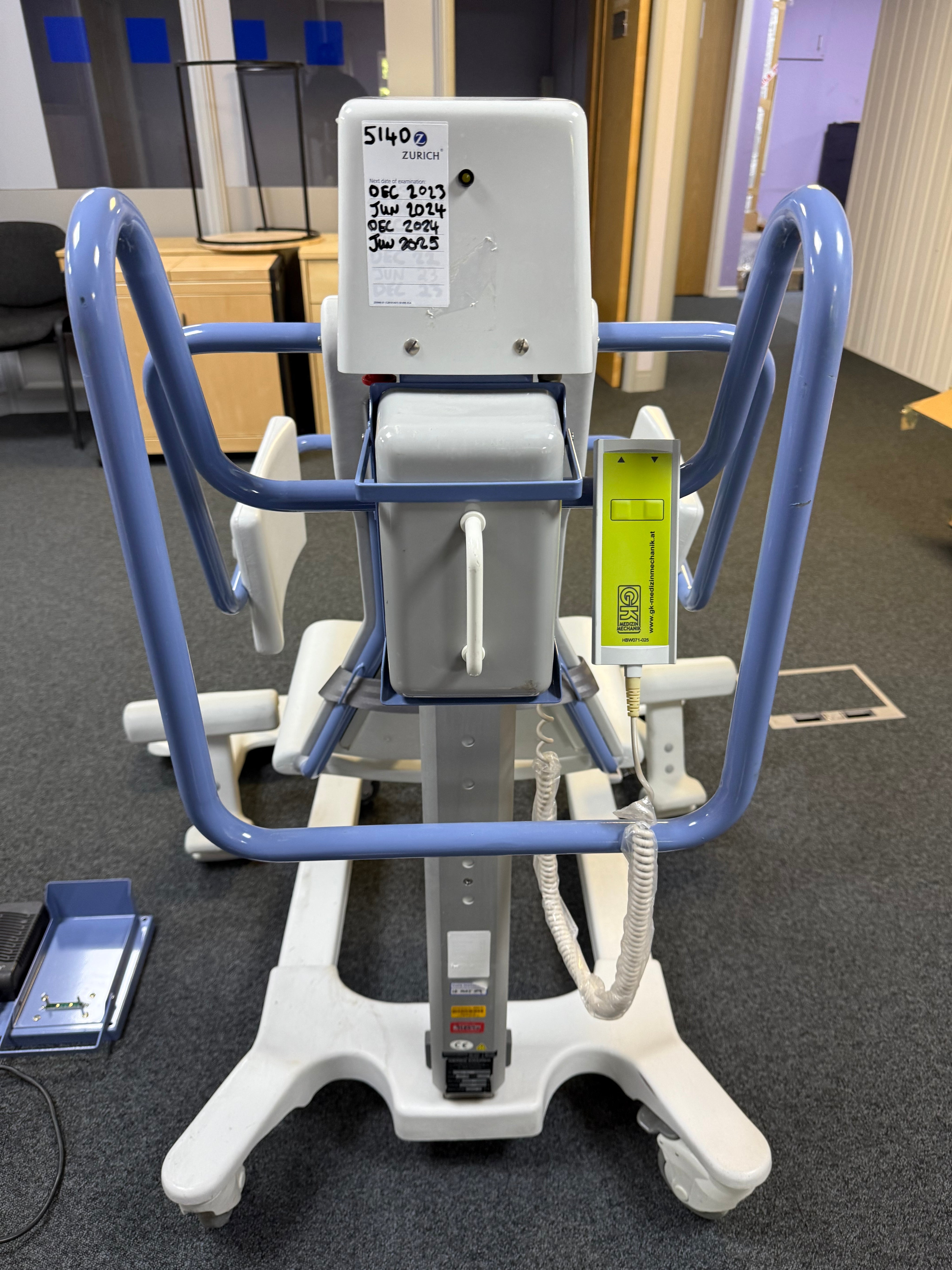 George Kramer Hektor Chair Lifter with wide ergonomic hygiene seat for patient bathing