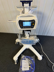 e700 ventilator showing battery pack and control panel