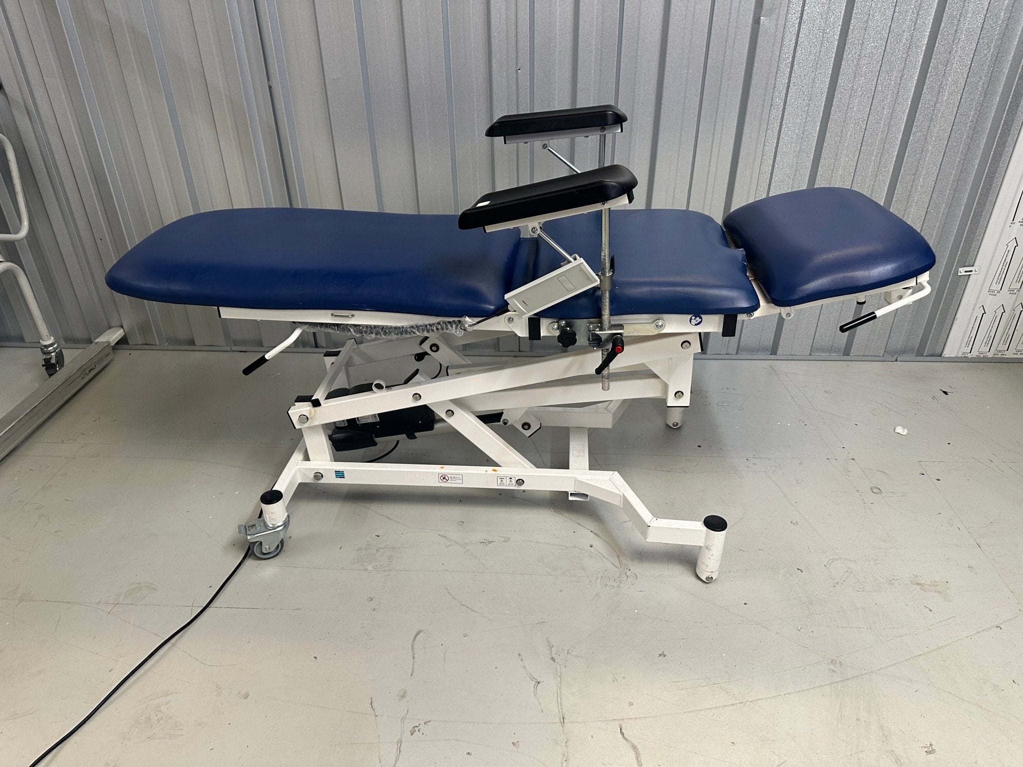 Electric Phlebotomy Chair - SelfiMed UK