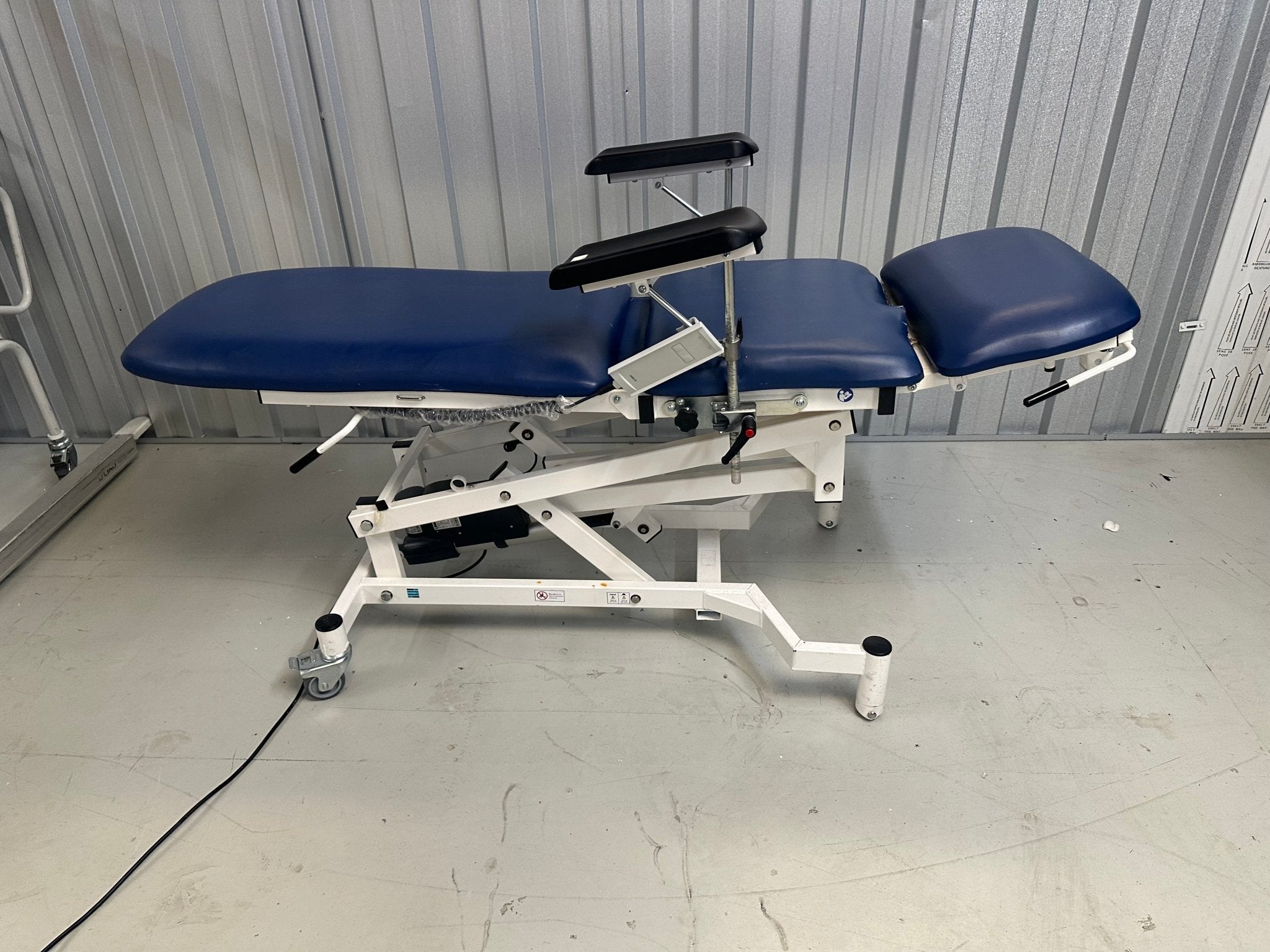 Electric Phlebotomy Chair - SelfiMed UK