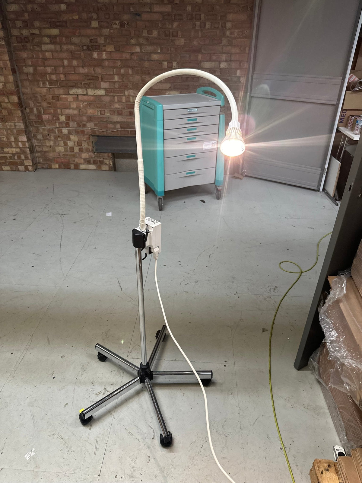 Heine HL1200 Examination Lamp, Lightweight Wheeled Stand - SelfiMed UK