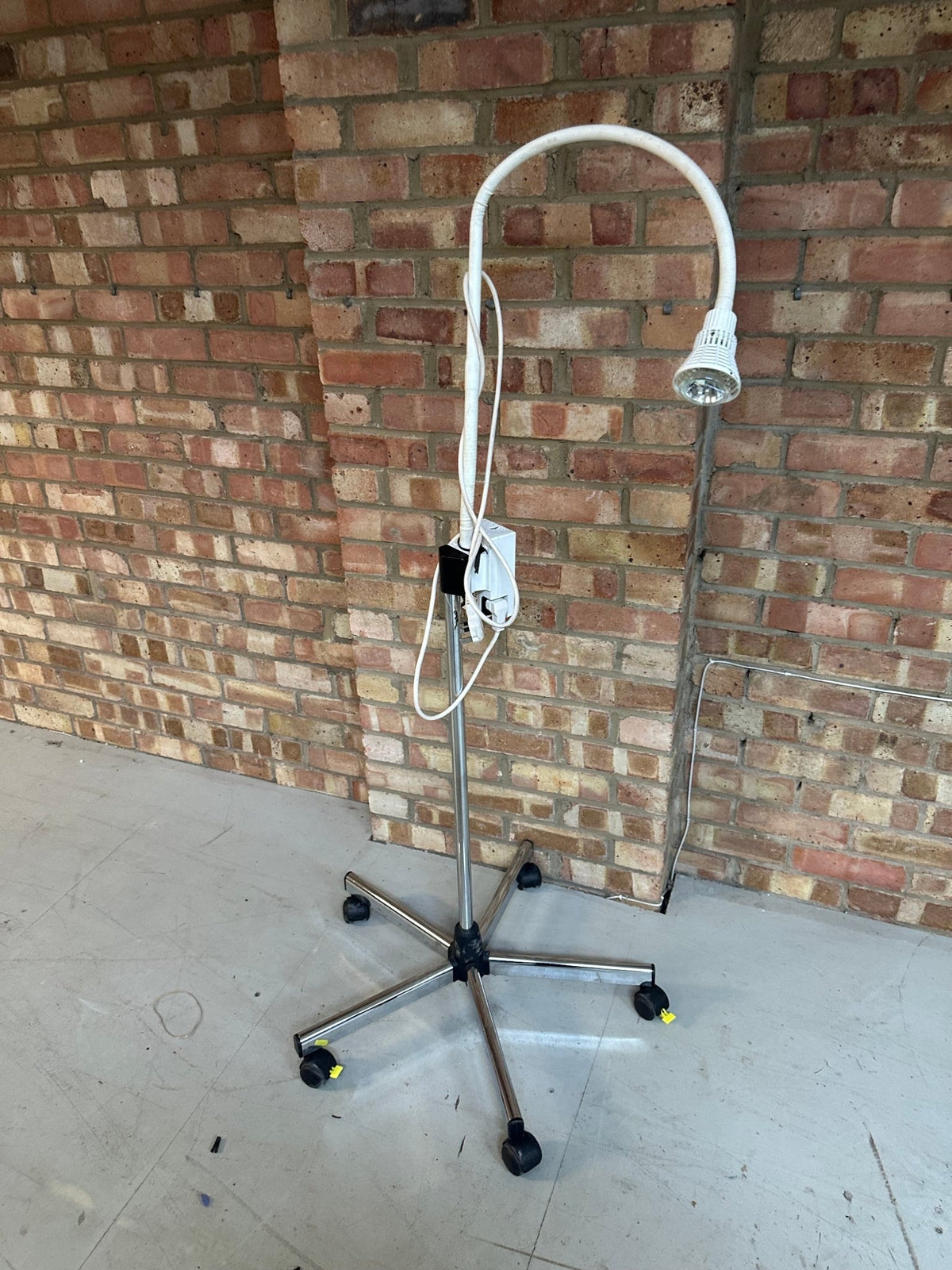 Heine HL1200 Examination Lamp, Lightweight Wheeled Stand - SelfiMed UK