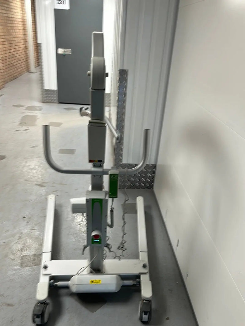 Liko Viking XL Patient Hoist with Battery and Remote Control - SelfiMed UK