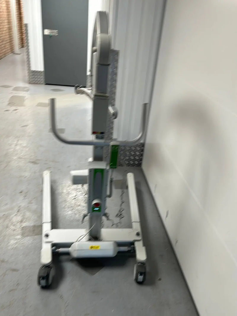 Liko Viking XL Patient Hoist with Battery and Remote Control - SelfiMed UK