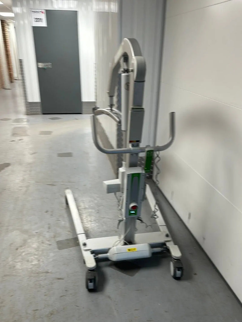 Liko Viking XL Patient Hoist with Battery and Remote Control - SelfiMed UK