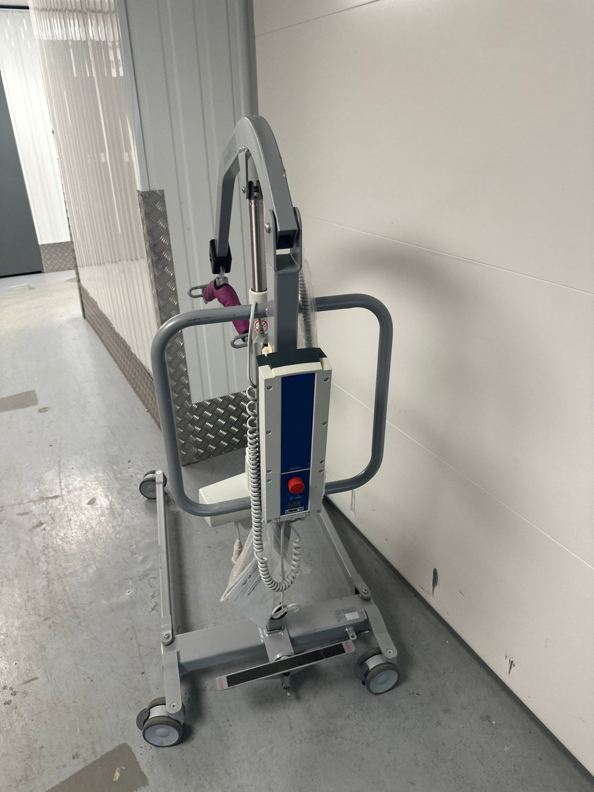 Mackworth M180 Electric Patient Hoist - SelfiMed UK