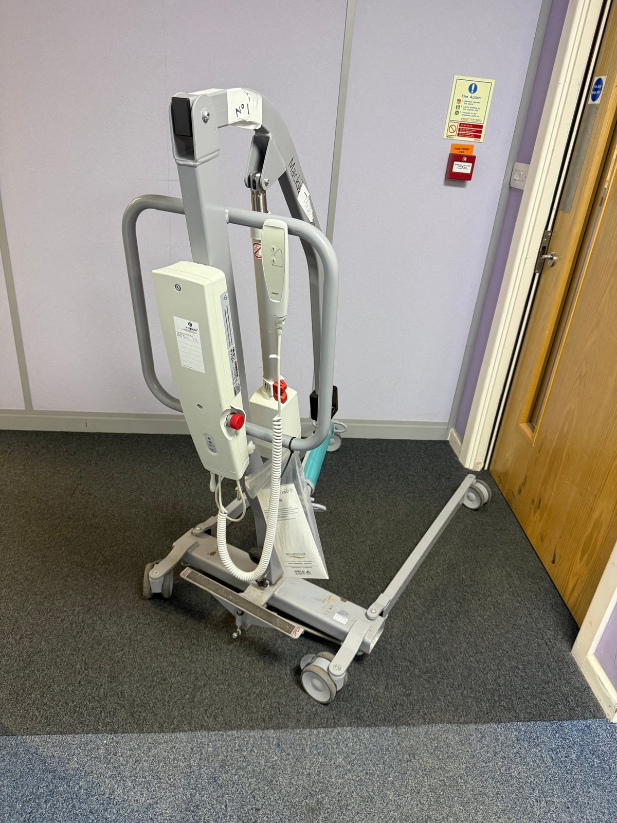 Mackworth M180 Electric Patient Hoist - SelfiMed UK