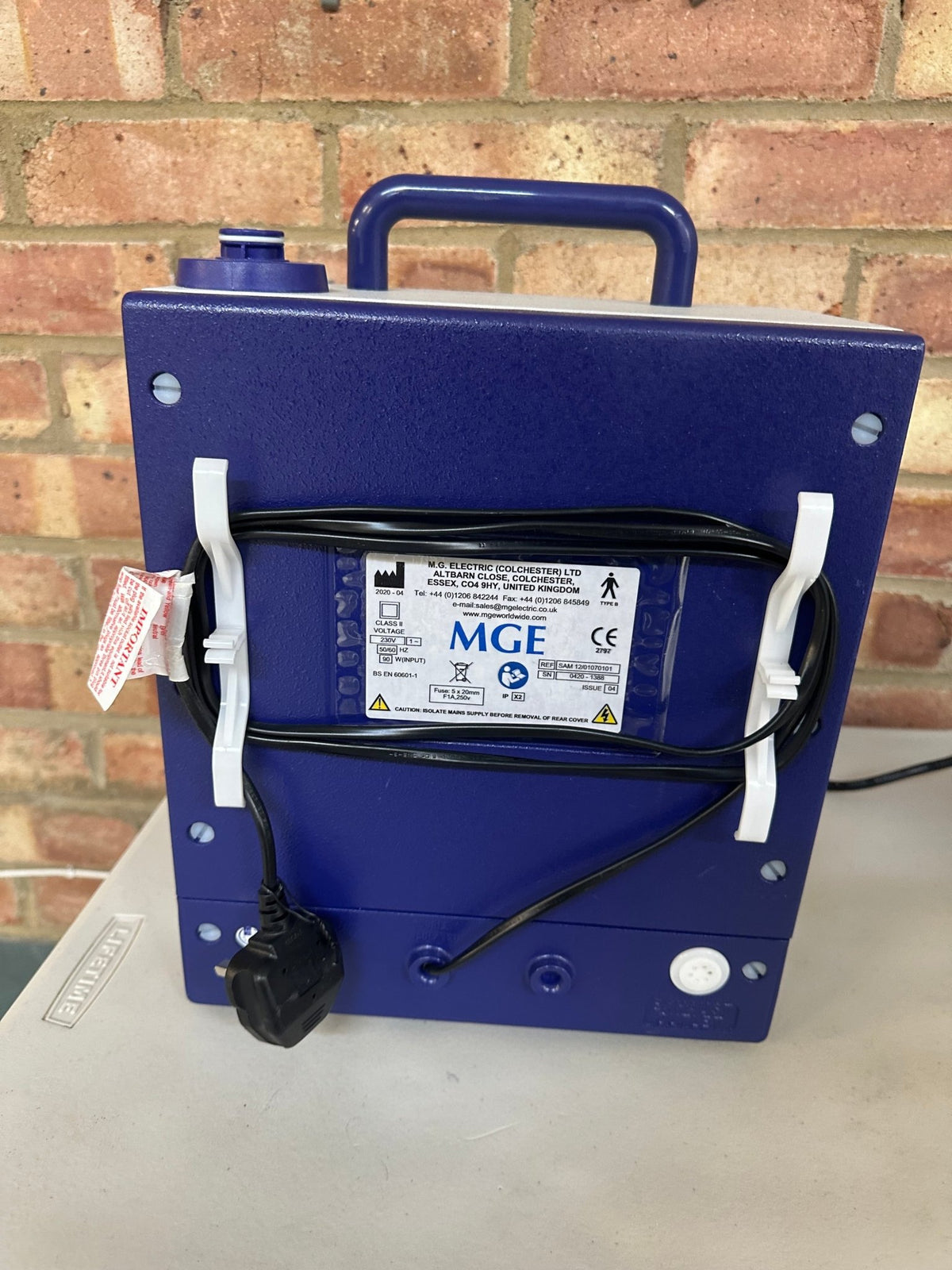 MGE SAM 12 Medical Suction Unit - SelfiMed UK