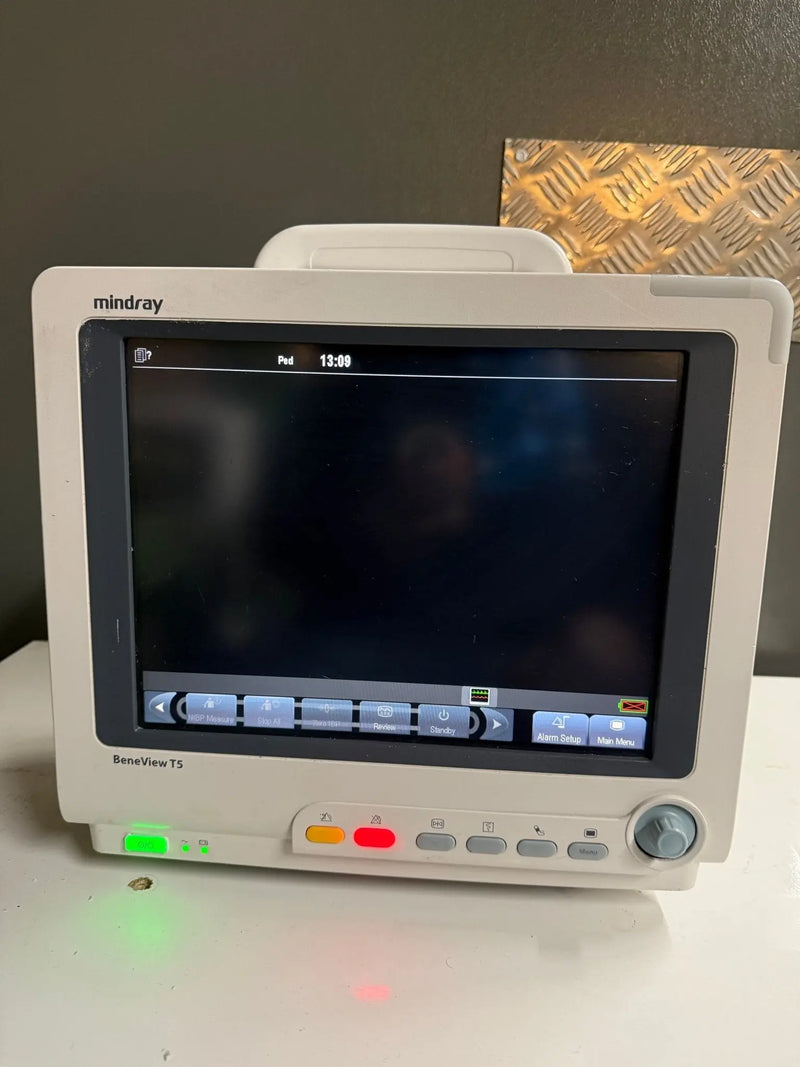 Mindray Beneview T5 Patient Monitor with small casing damage - SelfiMed UK
