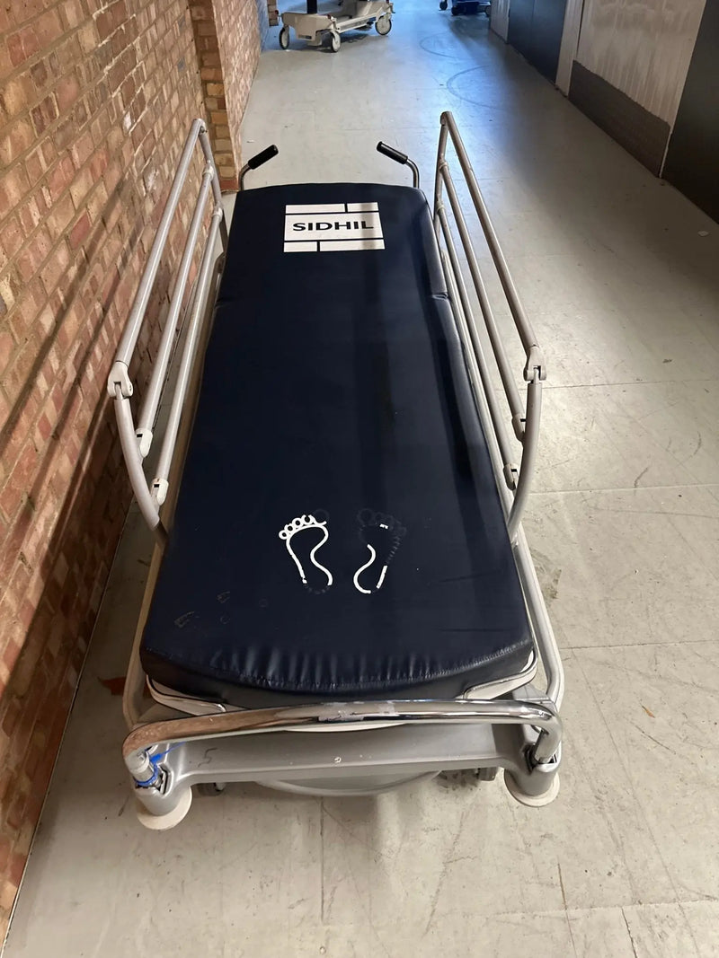 Sidhil EMED 1200 Hydraulic Patient Trolley with Mattress - SelfiMed UK