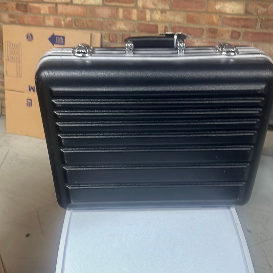 Vitalograph Alpha in Carry Case with Attachments - SelfiMed UK