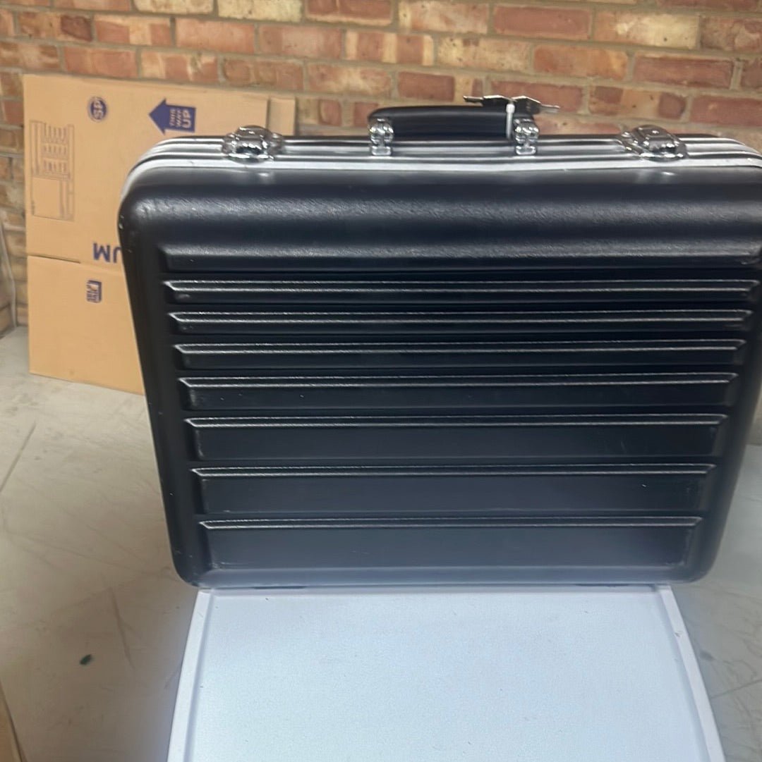 Vitalograph Alpha in Carry Case with Attachments - SelfiMed UK