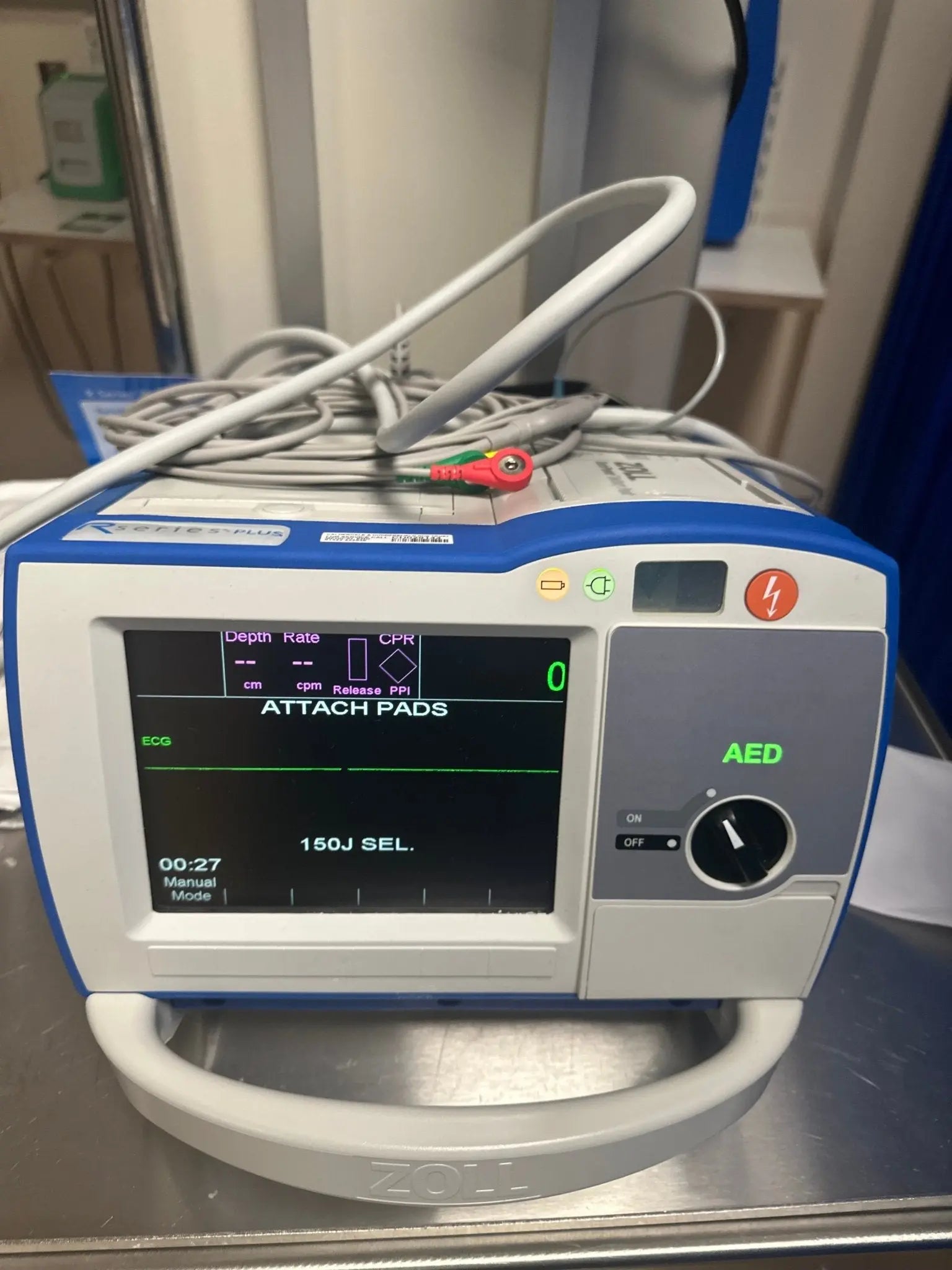 Zoll Defibrillator | R-Series Plus Pacing Monitor | SelfiMed UK